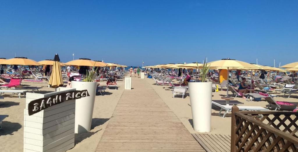 Hotel Executive La Fiorita Rimini Esterno foto