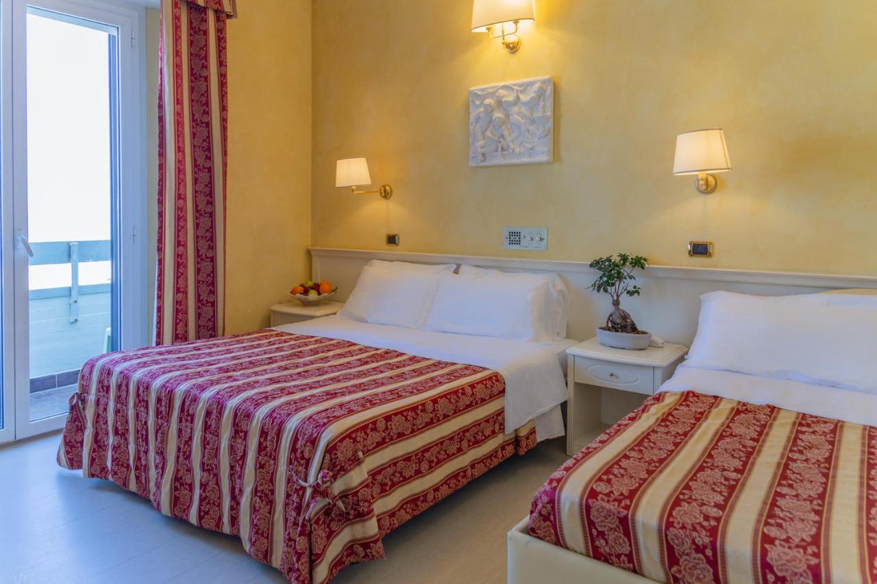 Hotel Executive La Fiorita Rimini Esterno foto
